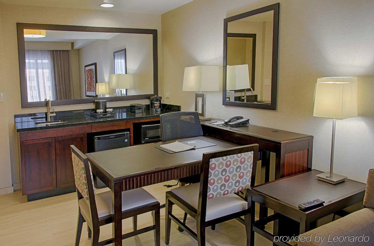 Hotel Embassy By Hilton Newark Airport Elizabeth