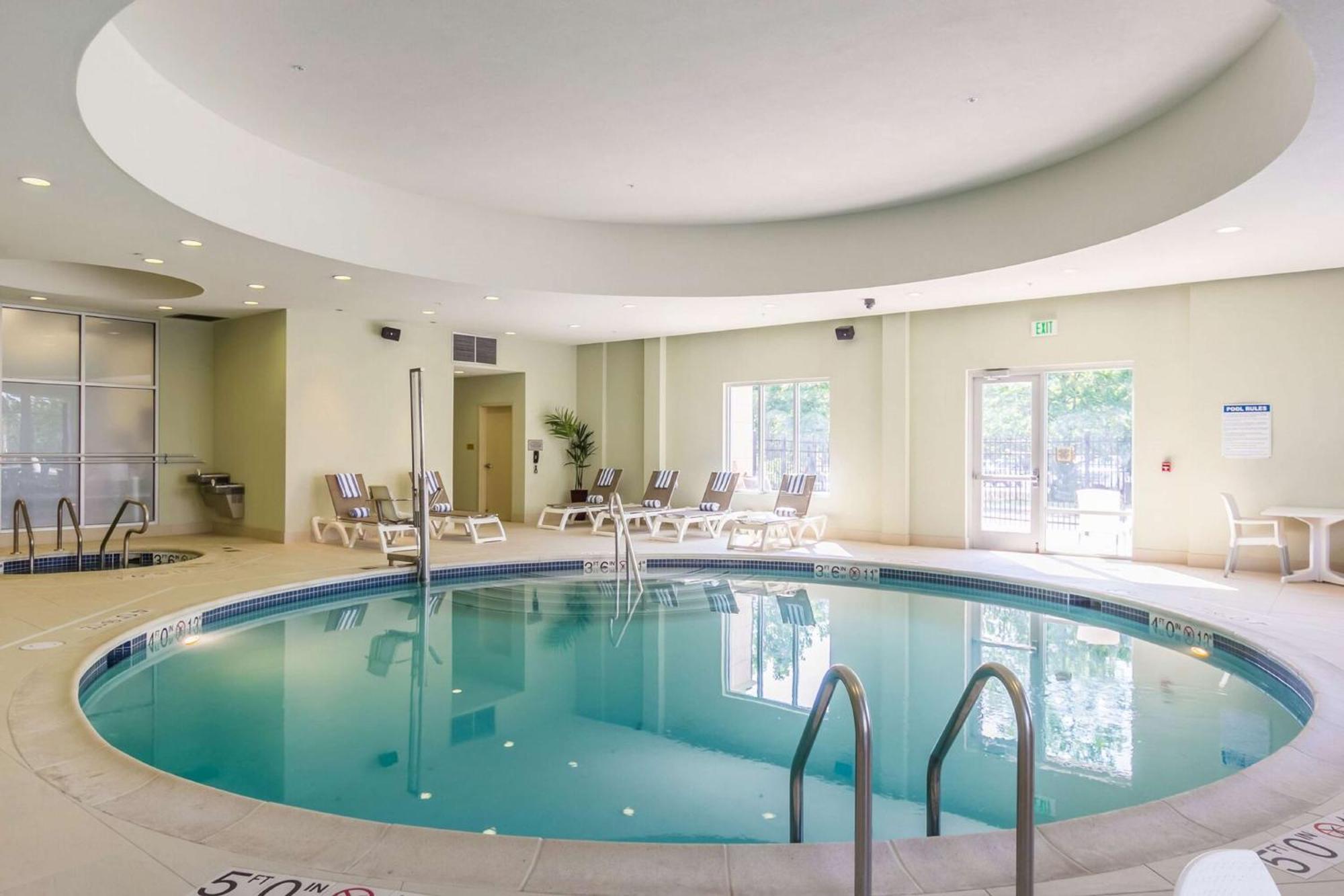 Embassy By Hilton Newark Airport Hotel