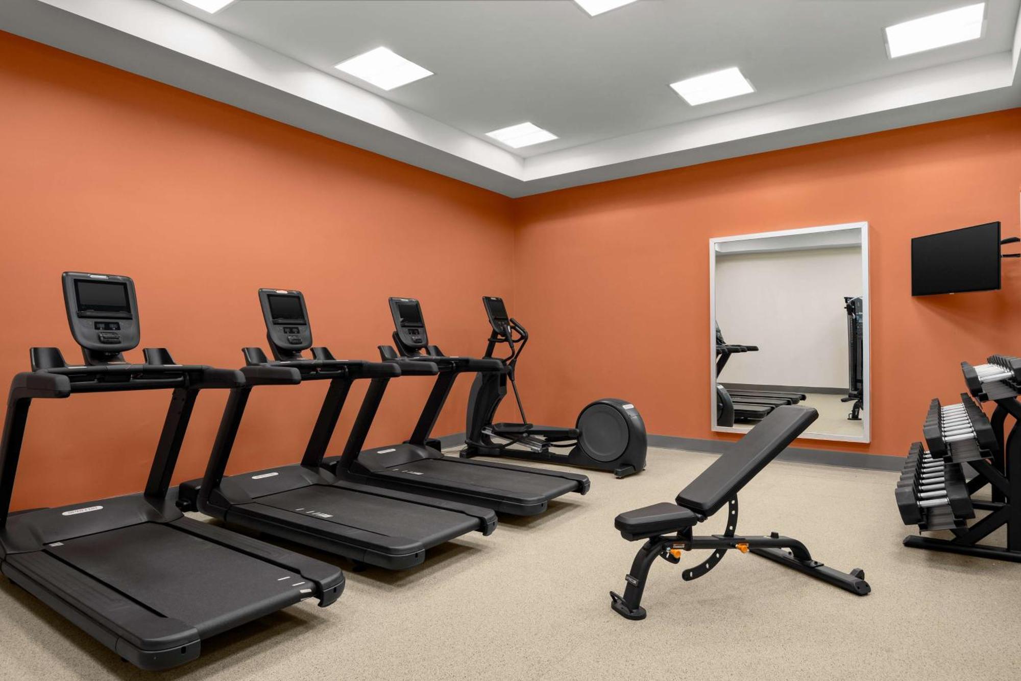Hotel Embassy By Hilton Newark Airport Elizabeth