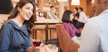 Hotel Embassy By Hilton Newark Airport